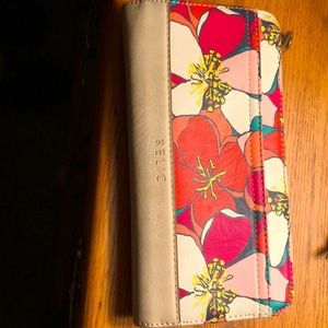 Relic zippered wallet